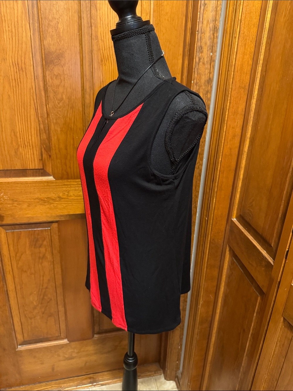 ANDREA FENZI Black Sleeveless Tank with Red Front Panels - Picture 2 of 5